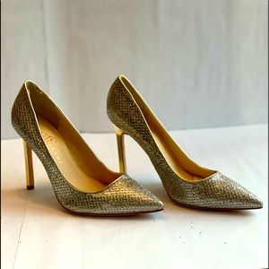 Ivanka Shiny Pearl Gold 4.5” Heel Pump  NWOT Size 8.5